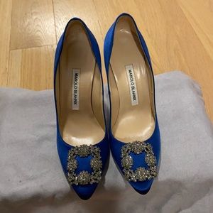 Blue Manolo Blahnik Hangisi heel, size 37.5